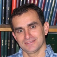 head shot of Prof. Luis Arroyo