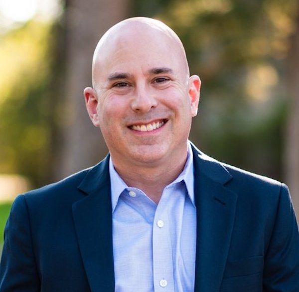 U of G professor Jamie Gruman outdoor portrait