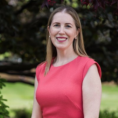 headshot of Prof. Amy Greer