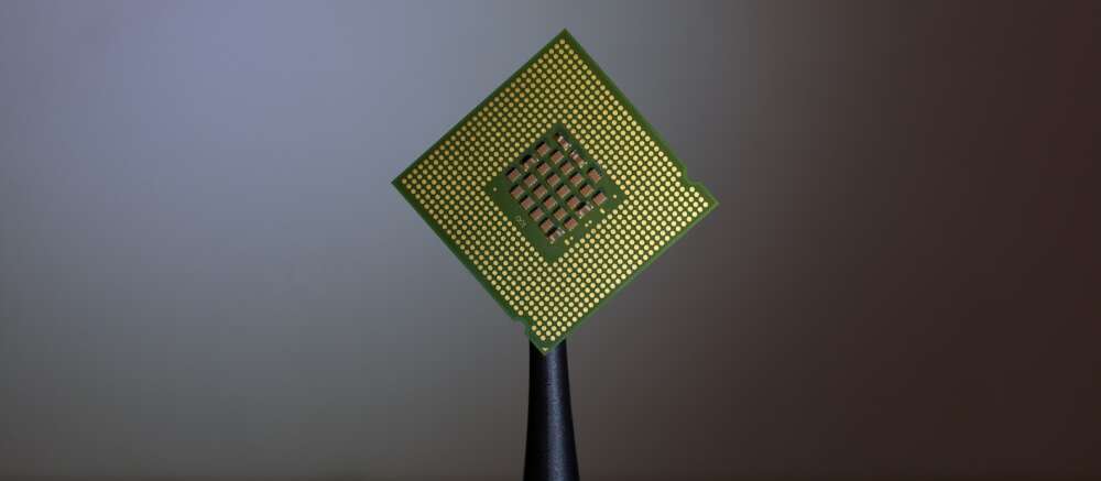 A computer cell processor