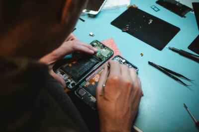 Digital Privacy in Electronics Repair Industry Worrisome, Says U of G Prof